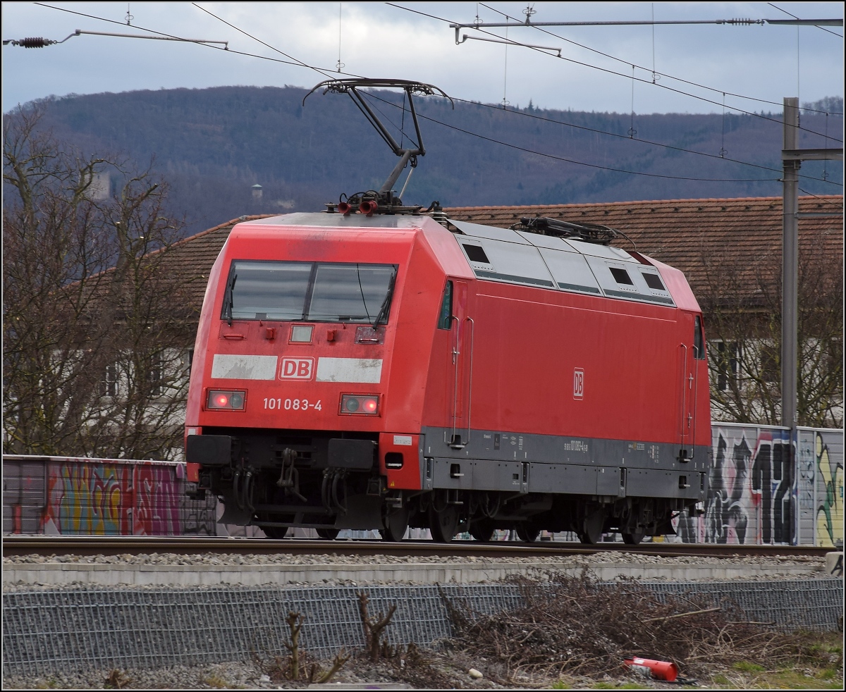 101 083-4 auf der Verbindungsbahn in Basel. M�rz 2019.
