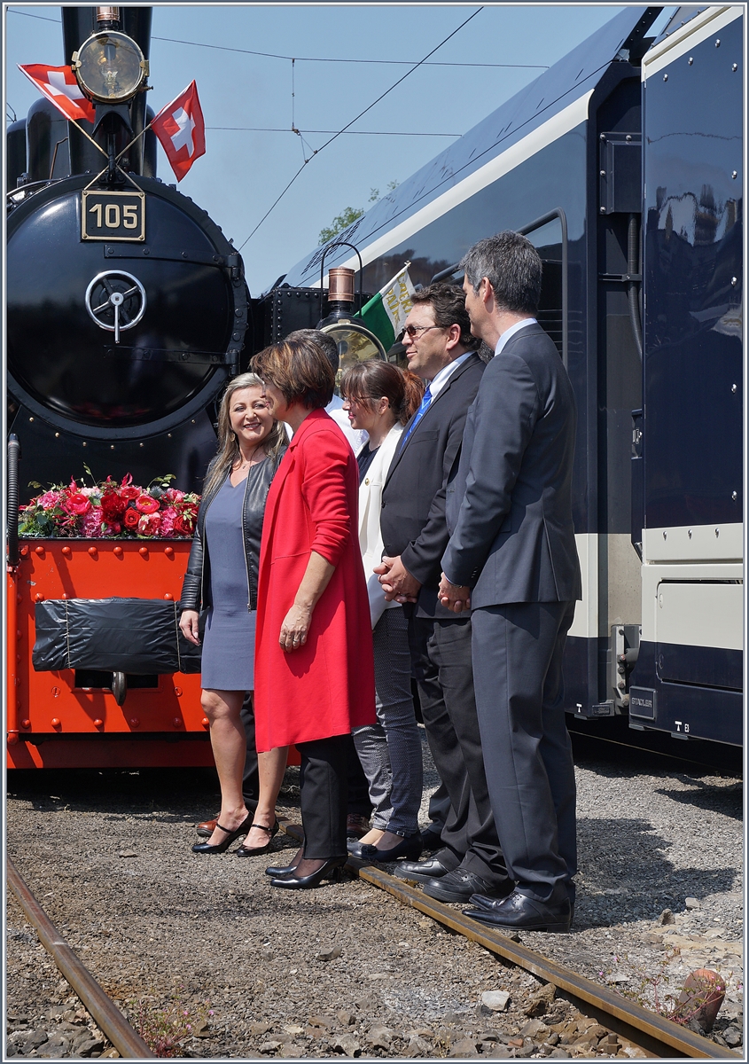 50 Jahre Blonay - Chamby Museumsbahn: Erst ein Bild der Politiker und Bahnchefes. 
4. Mai 2018