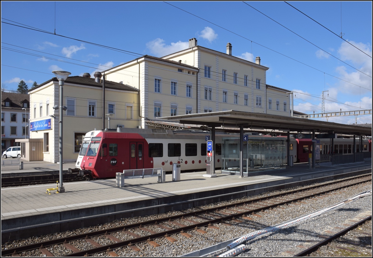 Besuch im Elsgau, heute bekannt als Ajoie.

In Porrentruy ist RBDe 567 181 angekommen. Februar 2022.