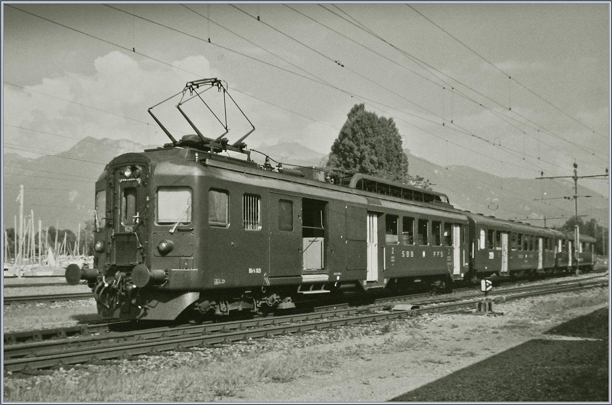 Der BDe 4/4 1625 als Regionazug von Monthey - Gingolph (Suisse) bei der Ankunft in Bouveret

21. Juli 1994