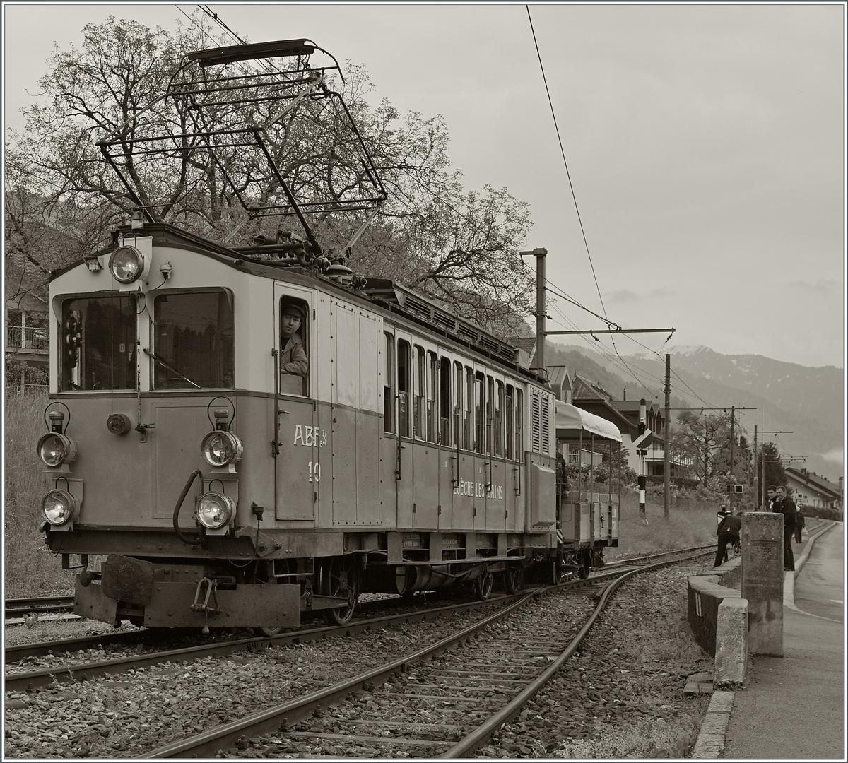 Der LLB ABFe 2/4 N° 10 in Blonay. 
14. Mai 2016 