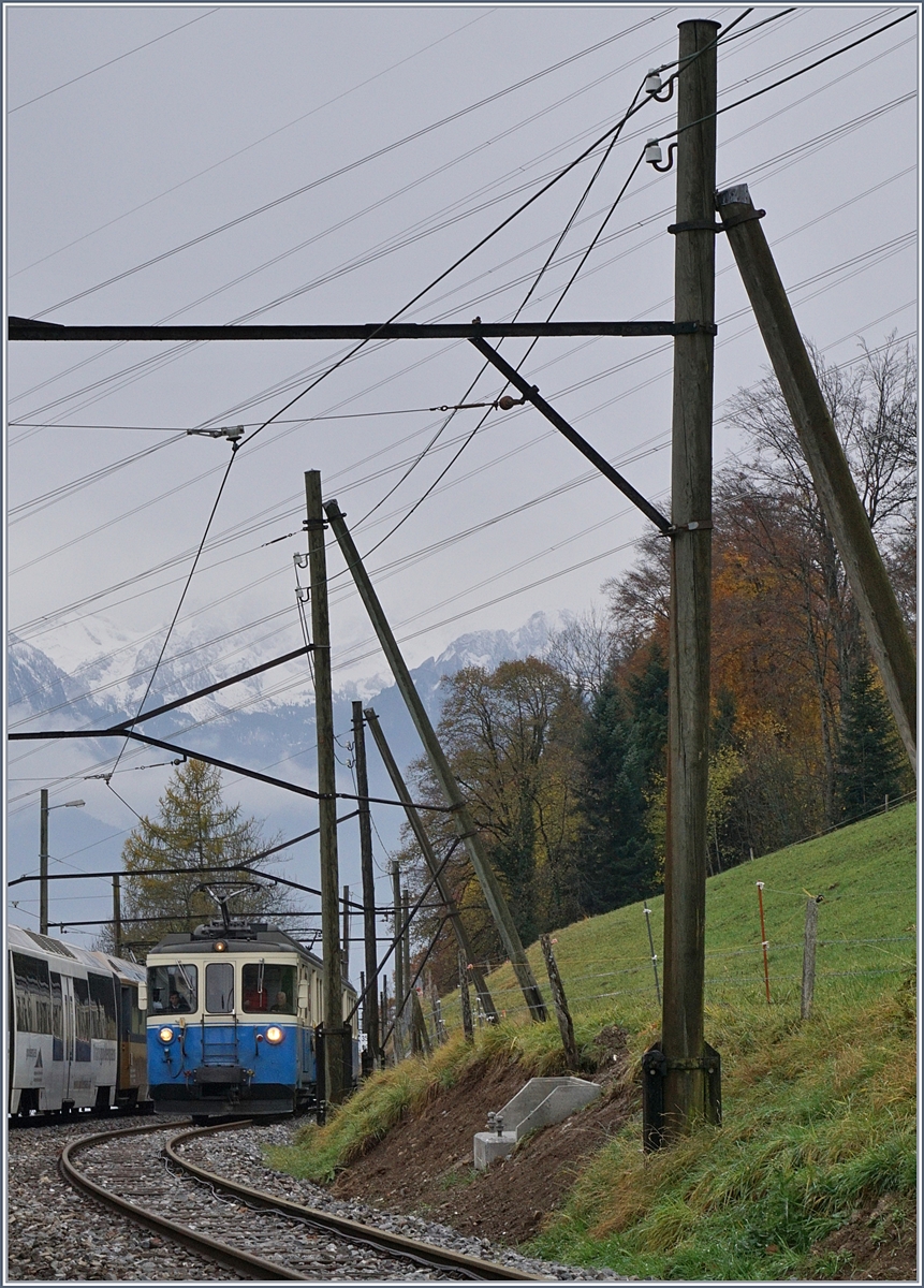 Der MOB ABDe 8/8 4001  Suisse  auf einer Extrafahrt in Sendy-Sollard.
11. Nov. 2017