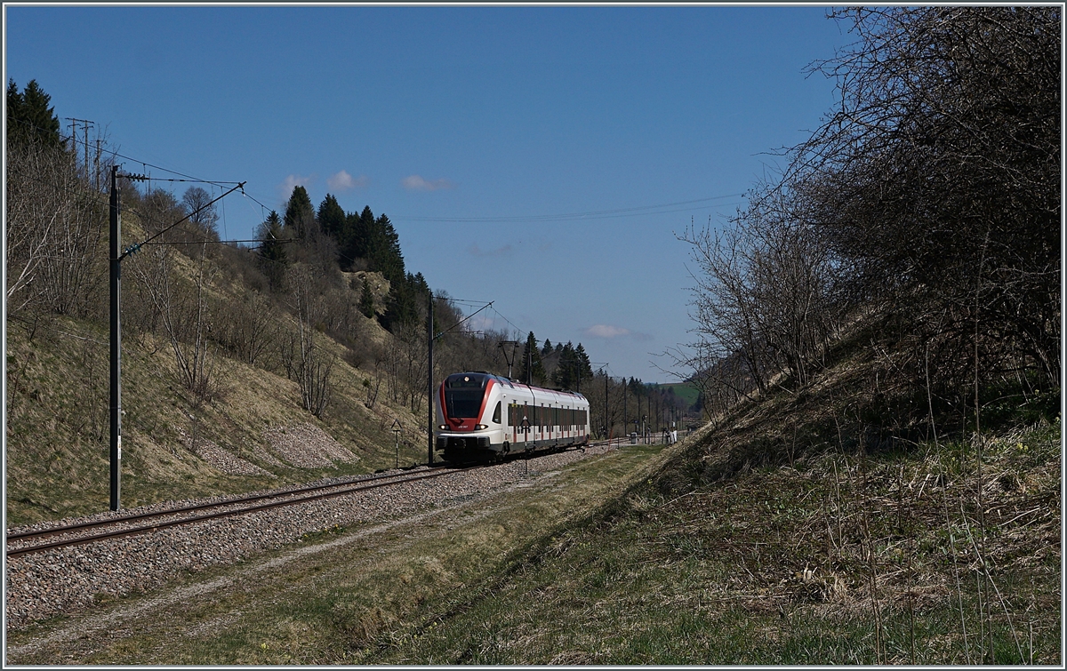 Der SBB RABe 522 207 ist als RE 18124 zwischen Les Verrieres und Pontralier kurz vor La Cluse et Mijoux auf dem Weg von Neuchâtel nach Frasne.


16. April 2022