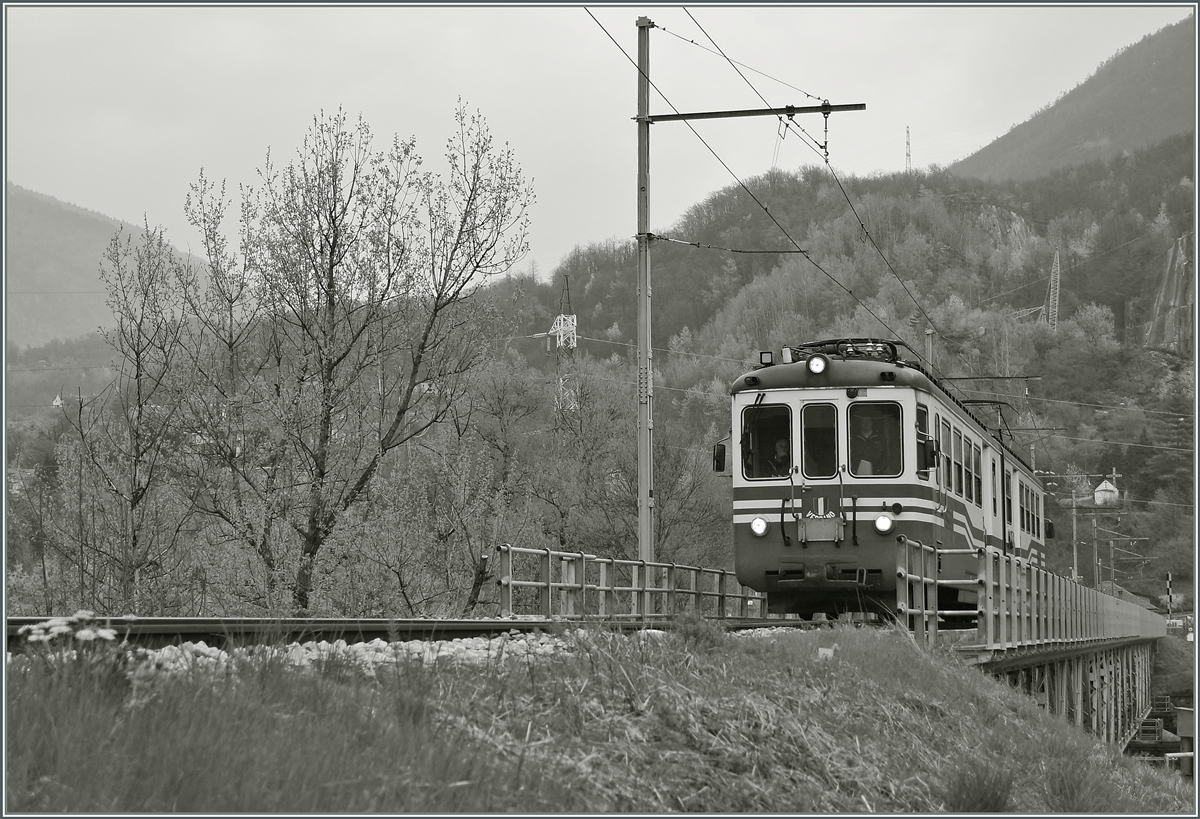 Der SSIF ABe 6/6 n° 35 erreicht in Kürze Domodossola. 
3. April 2014