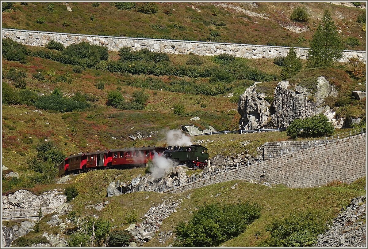 Die HG 4/4 704 mit dem Dampfzug 133 unterwegs nach Oberwald.
(30.09.2021)
