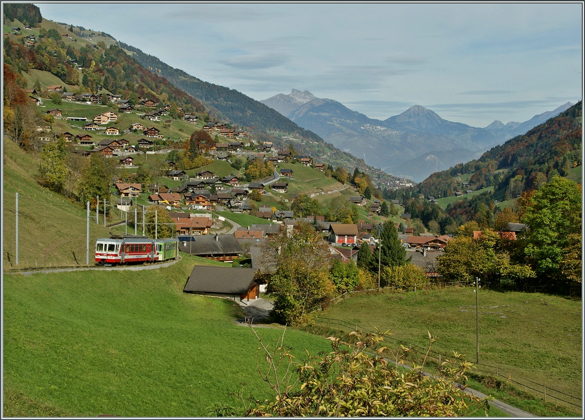 Ein AOMC Regionalzug auf dem Zahnstangenabschnitt zwischen Champéry und Val-d'Illiez.
25. Okt. 2013