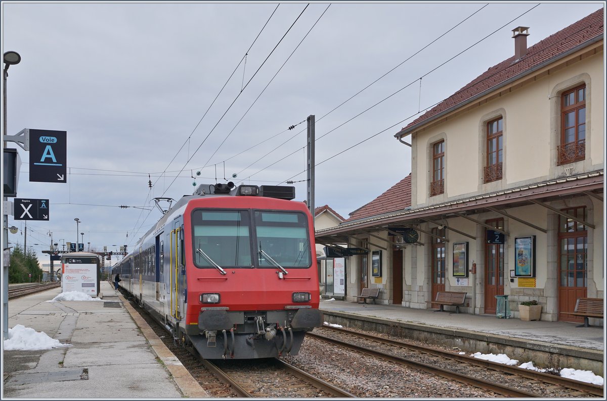 Frasne, Endstation des RE / TER von Neuchâtel - hier besteht Anschluss an und vom TGV nach Paris.

23. Nov. 2019