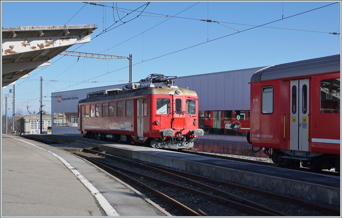In Heiden stehet, leider abgebügelt, der RHB ABDeh 2/4 24 und wartet auf einen nächstens Einsatz. 

23. März 2021