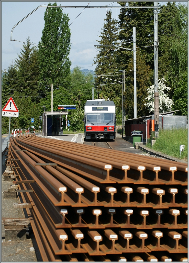 In Ins wartet der asm GTW Be 2/6 5012 auf die Rückfahrt ins 21 Kilometer entfernte Biel.
8. Mai 2009