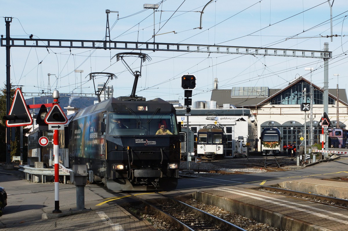 MOB/MVR: Am 11. Dezember 2015 wurde der neue ABeh 2/6 7501 (2015) anl�sslich einer  sehr eindr�cklichen Feier mit Musik, Ansprachen, vielen Luftballons und B�llersch�ssen bei herrlichem Wetter in St-L�gier eingeweiht und auf den Namen St-L�gier getauft. In der MOB.Werkst�tte in Chernex wurde der  Neuling  f�r diesen einmaligen Anlass vorbereitet.
Foto: Walter Ruetsch