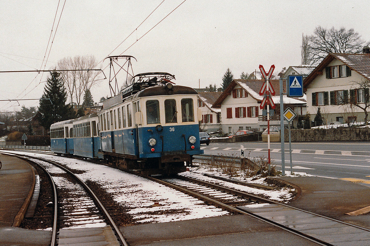 RBS/VBW:
 DR SCHNÄLLST WÄG NACH WORB 
MIT DEM BLAUE BÄHNLI WÄHREND DEN 80er-JAHREN DOKUMENTIERT.
Foto: Walter Ruetsch