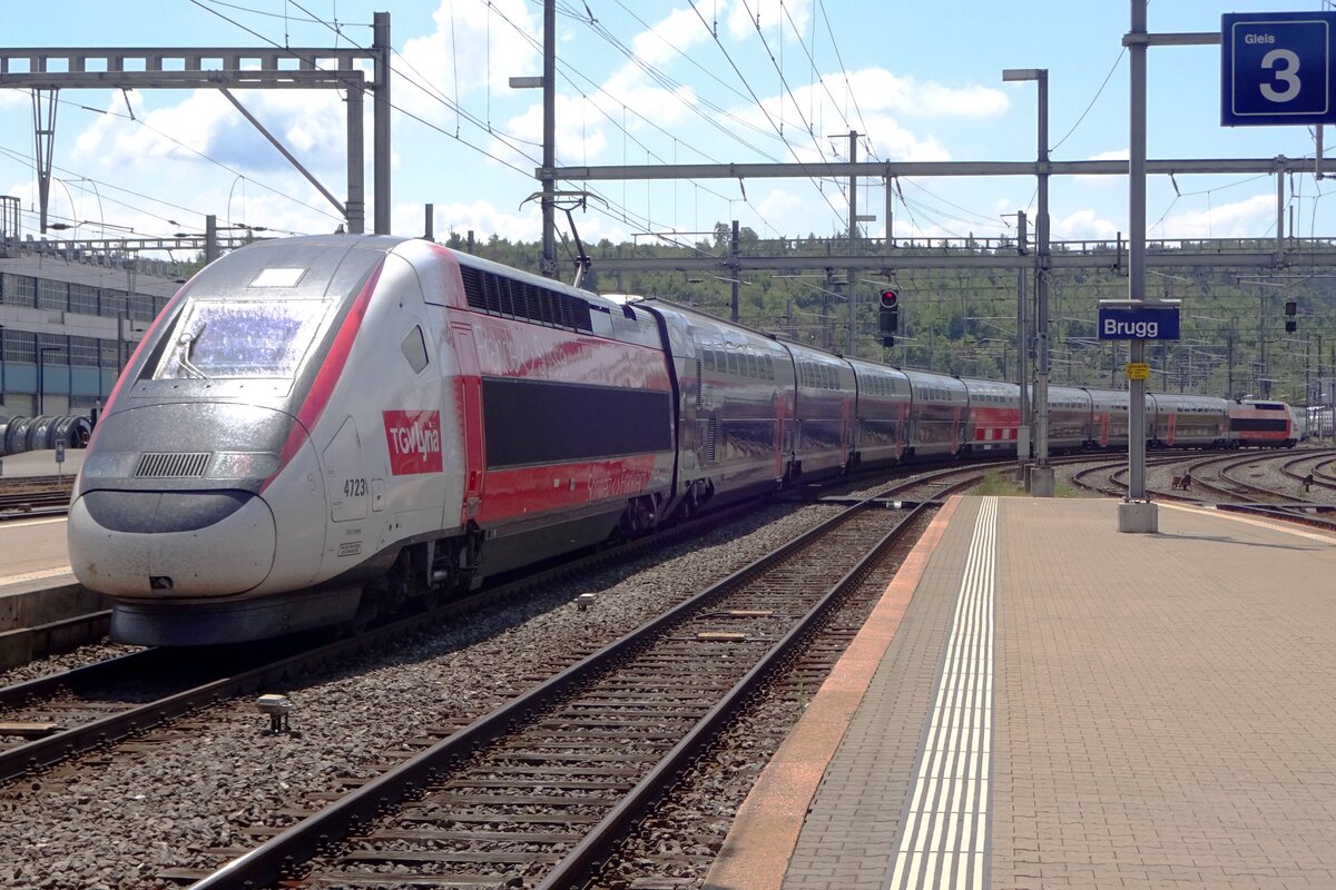 TGV Lyria 4723 durchfahrt Brugg AG am 25 Mai 2019.
