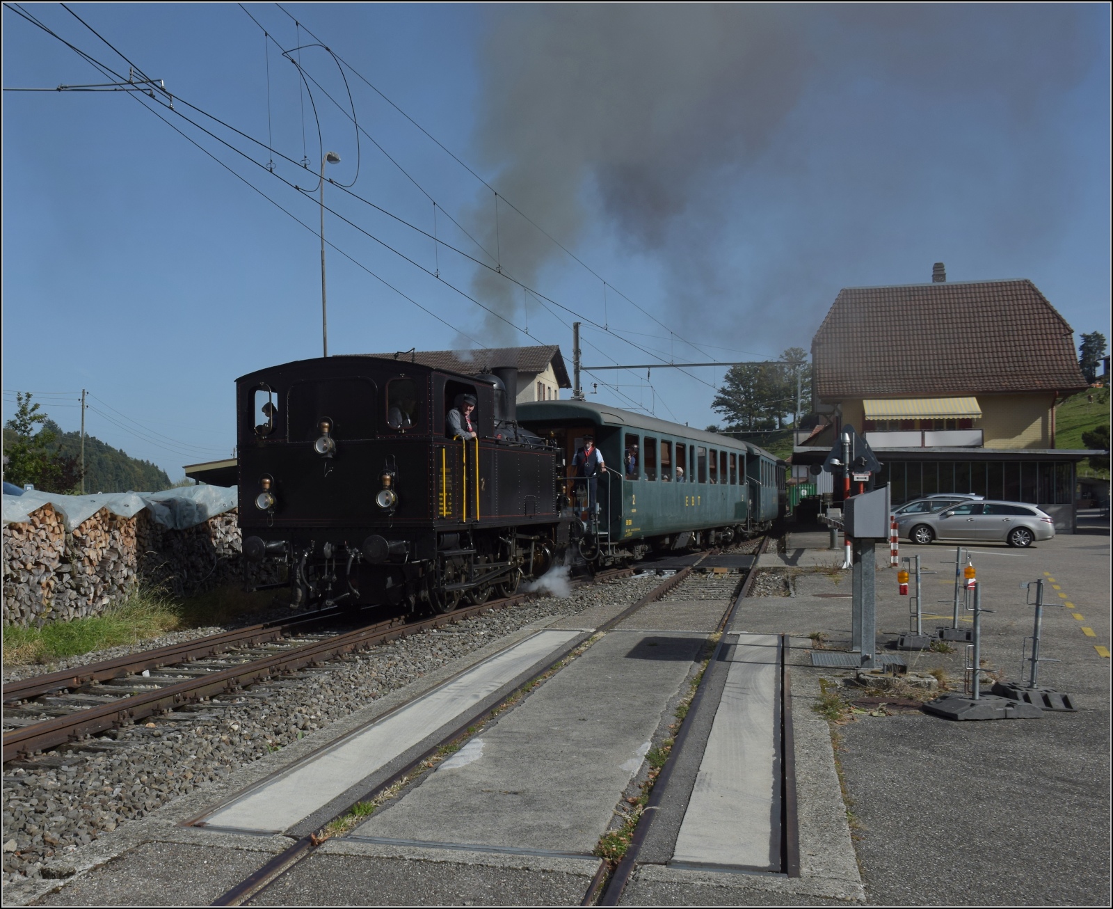 Dampftage Huttwil.

SMB Ed 3/4 2 fährt in Dürrenroth aus. Oktober 2023
