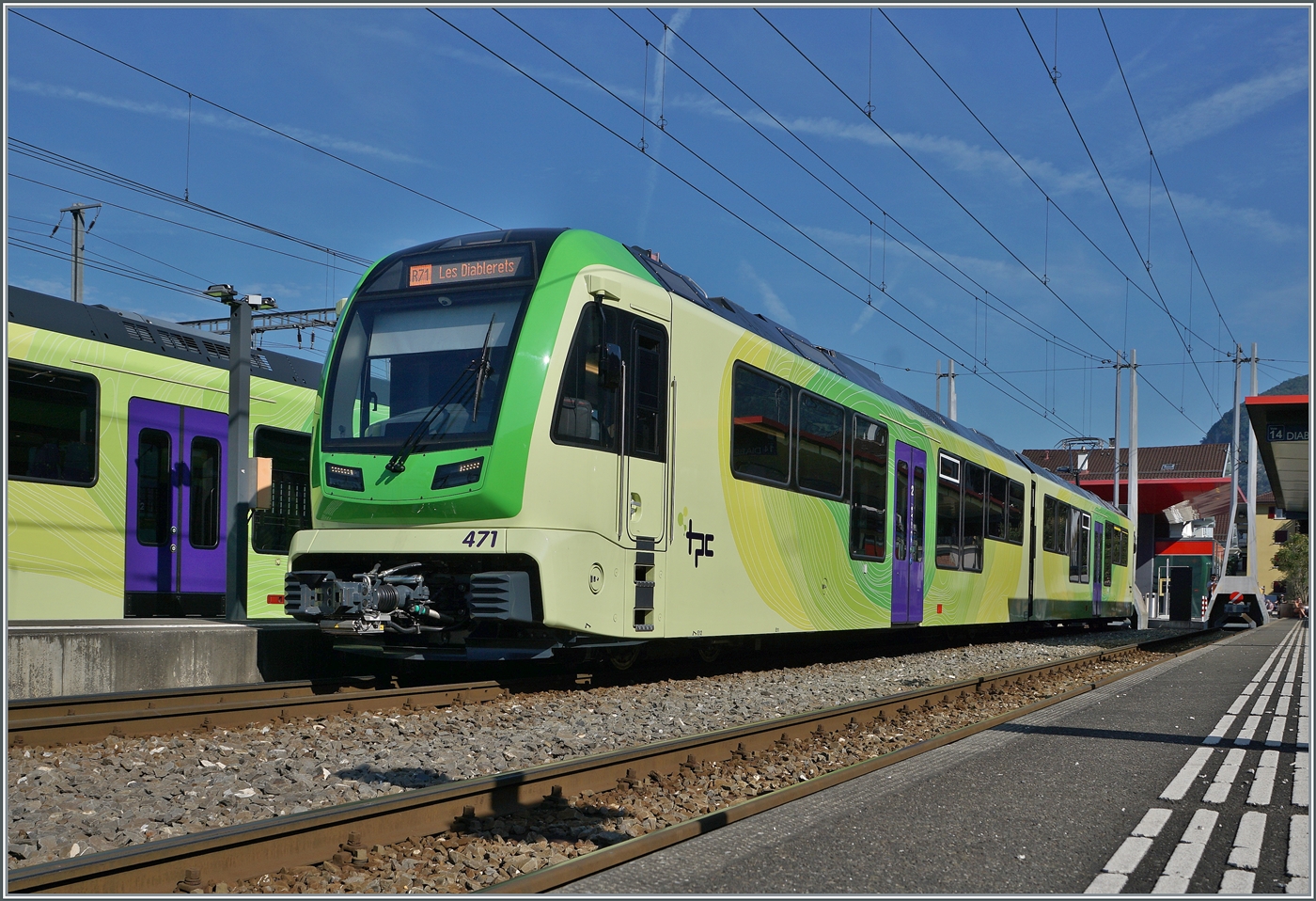 Der neue TPC ASD ABe 4/8 471 wartet in Aigle als R71 auf die Abfahrt nach Les Diablerets.  

27. Juli 2024 