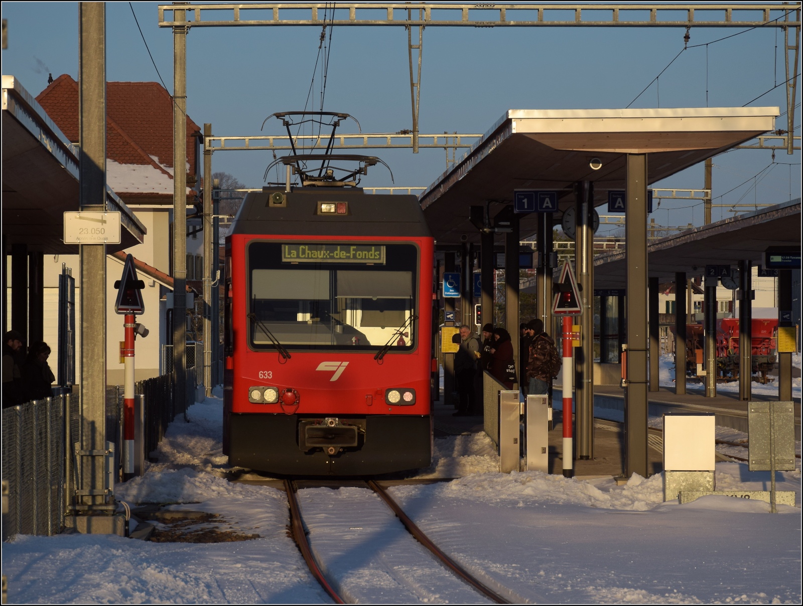 Winterlich auf den Freibergen.

GTW ABe 2/6 533 bei der Kurzwende in Le Noirmont. Februar 2023.