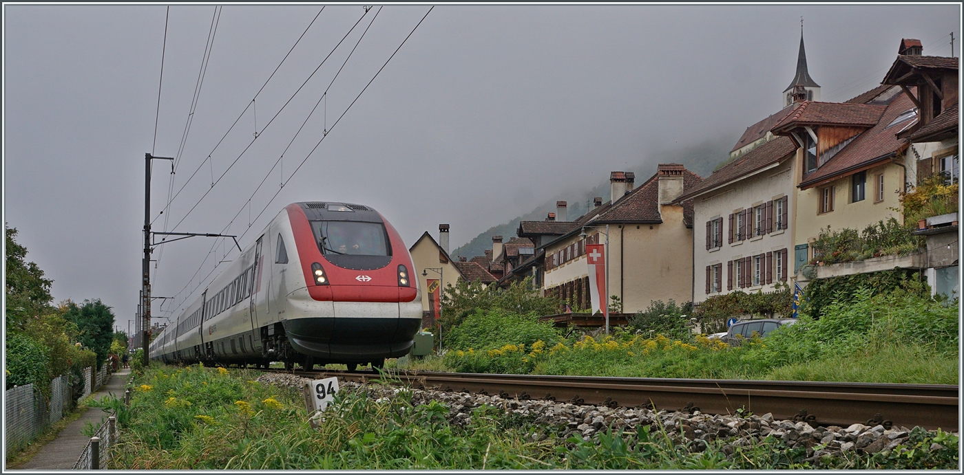 Zwei weitere SBB RABDe 500 sind als IC 5 521 bei Ligerz bei Kilometer 94.4 auf der Fahrt von Lausanne nach Rorschach. 

8. Ok.t 2025