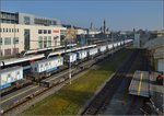 Der RE aus St.Gallen und die S14 aus Weinfelden zelebrieren die perfekte Paralleleinfahrt nach Konstanz.