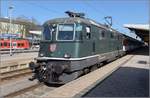 Re 4/4 II 11161 als letzte ihrer Art in tannengrün ist auch im oldtimerverwöhnten Singen eine Bemerkung wert.