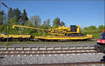 Ade Dieselloch - Nach 113 Jahren...

Hiermit wird dem Dieselloch zuleibe ger�ckt. Die Fundamentramme (oder Bohrer?) ist im Verlauf des Samstags mittlerweile in Lauchringen via Museumsbahn angekommen. April 2026.