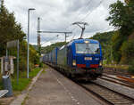 Die HUPAC 497 - 193 497 (91 80 6193 494-2 D-BLSC) fährt 22 September 2025 mit einem HUPAC KLV-Zug, auf der Siegstrecke durch Scheuerfeld/Sieg in Richtung Köln.