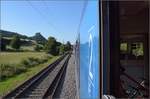Zum Thema Nahverkehr vor 40 Jahren. Hier gibt es einen  Museumsverkehr  vom Feinsten diesen Sommer. 

Mit 111 185 im Radfahrerzug nach Stuttgart. Links der Hohenkrähen, einer der ersten Profiteure von Naturschutzgesetzen, sonst wäre auch der vordere Krähen dem Basaltabbau zum Opfer gefallen. Juli 2022.