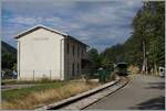 Das Bahnhofsgebäude von Hopitaux Neufe - Jougne; dieses wird aber von der Coni'Fer nicht genutzt. 

15. Juni 2023