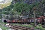 Die DB 185 133-6, 140-1 und 185 101-3 sind mit ihrem Tonerdezug in Iselle di Trasquera in Richtung Domo II unterwegs.