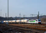 Die an die Cargologic AG (Kloten) vermieteten und bei der BLS Cargo AG eingestellten 186 910  (91 83 2186 910-2 I-BLSC) der AKIEM SAS, fährt am 03.03.2021 mit einem Kesselwagenzug durch Betzdorf