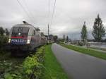 Am Bregenzer Bodenseeufer zieht 1116 250 die Railjet-Wagen von der Bereitstellung im Bahnhof Wolfurt kommend am 11.07.2012 nach Lindau, um dort die Fahrt als RJ 561 nach Wien zu beginnen.
