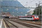 Der SOB RBDe 94 85 7 566 076-6 CH-SOB mit seinem ABt 50 85 800 35 176-7 CH-SOB in Arth Goldau.