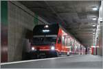 Der asm Be 2/6 505 und ein weiterer warten in Biel auf die Abfahrt nach Täuffelen.