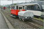 Autour de la voie ferrée / Rund um die eiserne Bahn (Herbstevent 2024) - die Dm 2/2 N° 3 verläst mit ihrem Beiwagen als  Biniou Express  Blonay in Richtung Chantemerle.