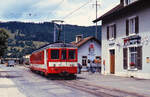 Nachdem Stefan hier einige Bilder der  alten  und  neuen  Abfahrtsstelle der CJ in Glovelier gezeigt hat, möchte ich das mit einigen Fotos aus dem Sommer 1997 ergänzen: BDe 4/4 I 601 auf dem Bahnhofsvorplatz