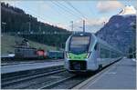 Die BLS Mika zeigen sich vermehrt im Regional- und RE-Verkehr und seit kurzem haben sie auch die Zulassung nach Domodossola, auch wenn dieser RE1 bestehend aus dem MIKA RABe 528 107 und einem weiteren als RE 1 nur bis Brig fahren. Das Bild entstand am frühen Moren in Kandersteg. 

3. Jan. 2024