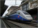 Da auf der Strecke Lausanne - Paris keine  Duplex -TGV Z�ge verkehren, war das Erscheinen dieses TGV Duplex in Lausanne doch eher ungew�hnlich.