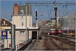 Der SBB Historic TEE RAe 1053 erreicht Lausanne, links im Bild ist ein  Traverso  zu erkennen.