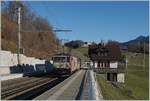 Die MOB GDe 4/4 6006  Aigle les Murailles  ist mit ihrem MOB GoldenPass Panoramic bestehend aus dem Bs 222, Bs 234, Bs 233 und BDs 224 (wobei letztere entgegen der Bezeichnung über 1.Klasse Sitze