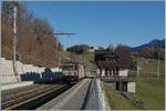 Die MOB GDe 4/4 6006  Aigle les Murailles  ist mit ihrem MOB GoldenPass Panoramic bestehend aus dem Bs 222, Bs 234, Bs 233 und BDs 224 (wobei letztere entgegen der Bezeichnung über 1.Klasse Sitze
