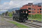 Nachdem die HG 3/3 N° 1068 der BDB (Brünig Dampf Bahn, vormals Ballenberg Dampfbahn) mit ihrem Extrazug von Brünig Hasliberg wieder in Meiringen angekommen ist, wird die Lok zum
