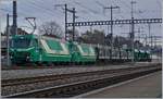Die beiden BAM Ge 4/4 21 und 22 sind nun mit ihrem Zug fahrbereit; während die Re 4/4 II noch länger auf sich warten liess, zu lange für mich, denn ich musste um 9.42 Morges infolge