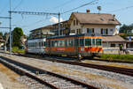 Der tpf - La Gruyère Be 4/4 122 „La Tour-de-Trême“  (ex BDe 4/4) ein ACMV Westschweizer Meterspurtriebwagen gekuppelt mit dem Steuerwagen tpf Bt 224 (noch im GFM