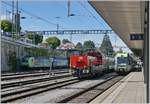 Die SBB Aem 940 007-8 (Aem 91 85 4 940 007-8 CH-SBBI) verlässt mit ihrem Testzug den Bahnhof von Spiez in Richtung Interlaken.