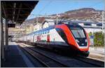 Der SBB RABDe 502 007 (94 85 0 502 007-3 CH-SBB) wartet in Vevey auf die Weiterfahrt nach Puidoux (die direkte Strecke nach Lausanne ist infolge Bauarbeiten gesperrt) und kam dabei vor den nun