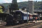 J-S 35 verlasst mit eine der manche Extrazüge am 17 Mai 2025 Burgdorf -und der Fotograf wird selbst erwischt von einige Reisenden...
