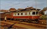 Die SBB Re 4/4 I 10050 mit einem Nahg�terzug in Lengnau.