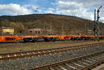 Leerer und neuer 4-achsiger Drehgestell - 40‘ Containertragwagen, für den Transport von intermodalen Ladeeinheiten, 33 85 4594 132-4 CH-WASCO, der Gattung Sgmmnss 738 der WASCOSA AG