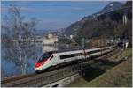Ein RABe 503 (ETR 610) als EC 32 von Milano nach Genève beim Château de Chillon.