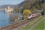Der SBB RABe 503 022-7 als EC nach Genève beim Château de Chillon.