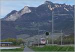 Ein FS Trenitalia ETR 610 auf seiner Fahrt von Milano nach Genève als EC 34 fährt in kürze in Aigle durch.