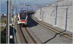 Zwei SBB RABe 523 verlassen Cully in Richtung Lausanne.